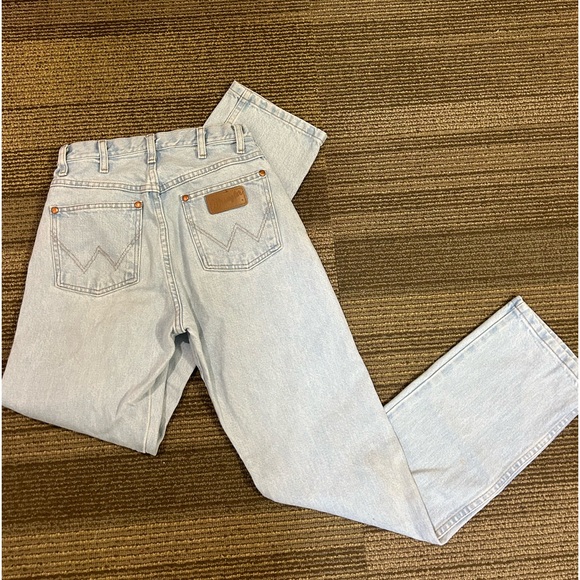 light wash Cowboy Cut Wranglers - Picture 4 of 5